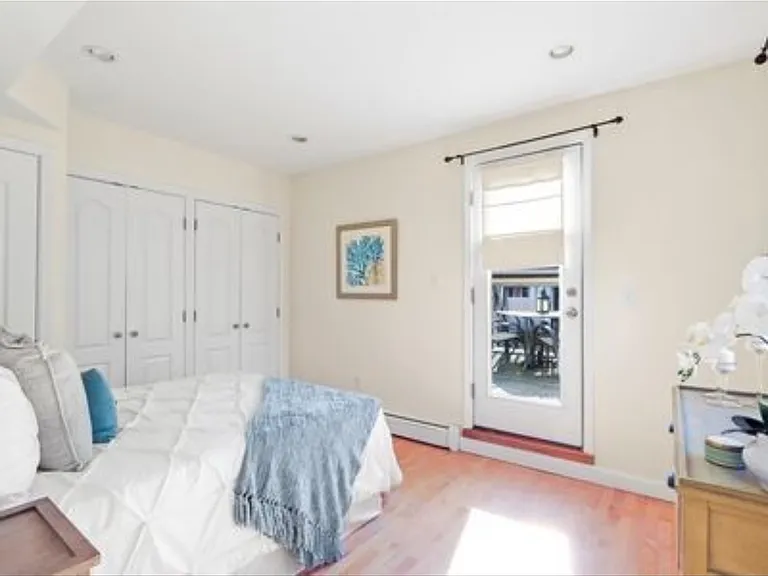 681 E 8th St #2 — Photo 11