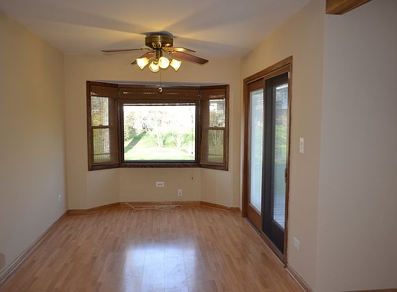 5th image of 489 Leahy Cir