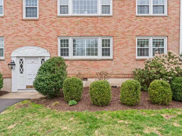 155 Heritage Hill Road APT B, New Canaan, CT 06840