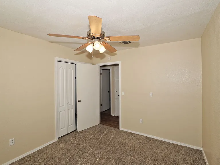 2905 Salem Dr — Photo 16
