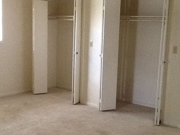 4th image of 205 W 6th St