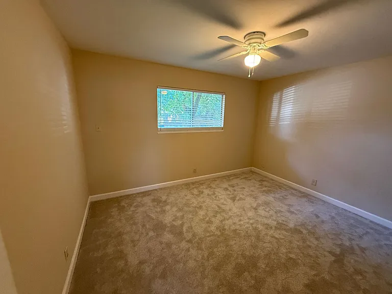 611 Fairview Dr — Photo 10
