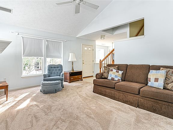 5th image of 710 Spencer Woods Dr