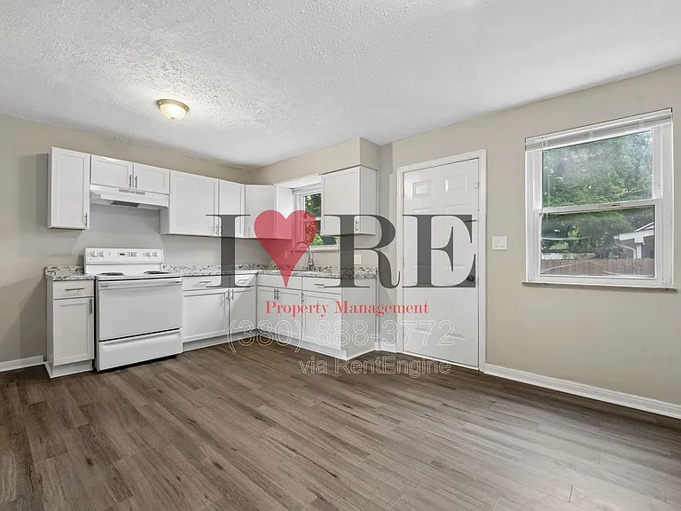 338C South Blvd — Photo 19