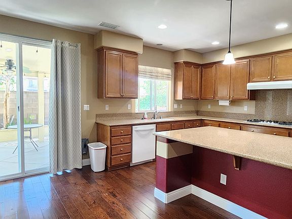 3rd image of 13363 Lilyrose St