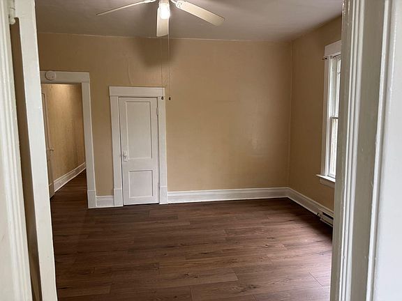 4th image of 216 College St #4