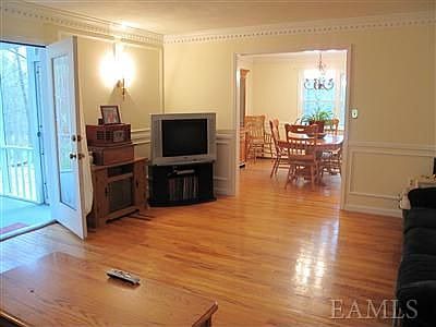 3rd image of 7 Stoutenburgh Dr