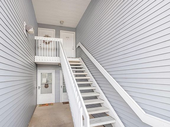 2nd image of 1675 Weatherstone Dr