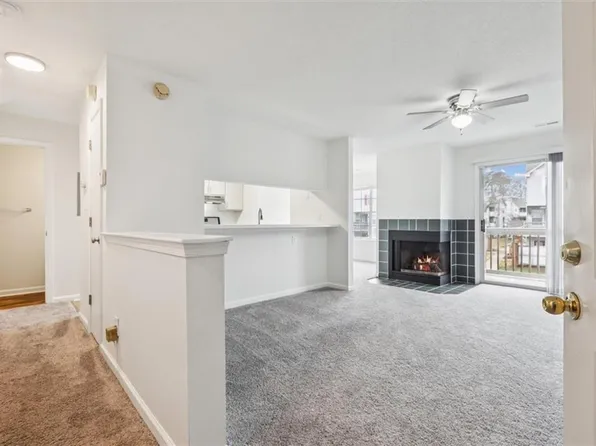 12810 Daybreak Cir, Newport News, VA 23602