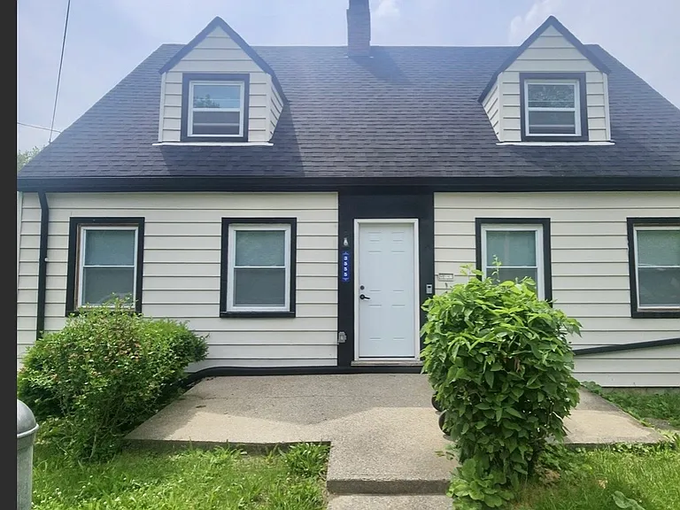 3555 Lossing St #A — Photo 4