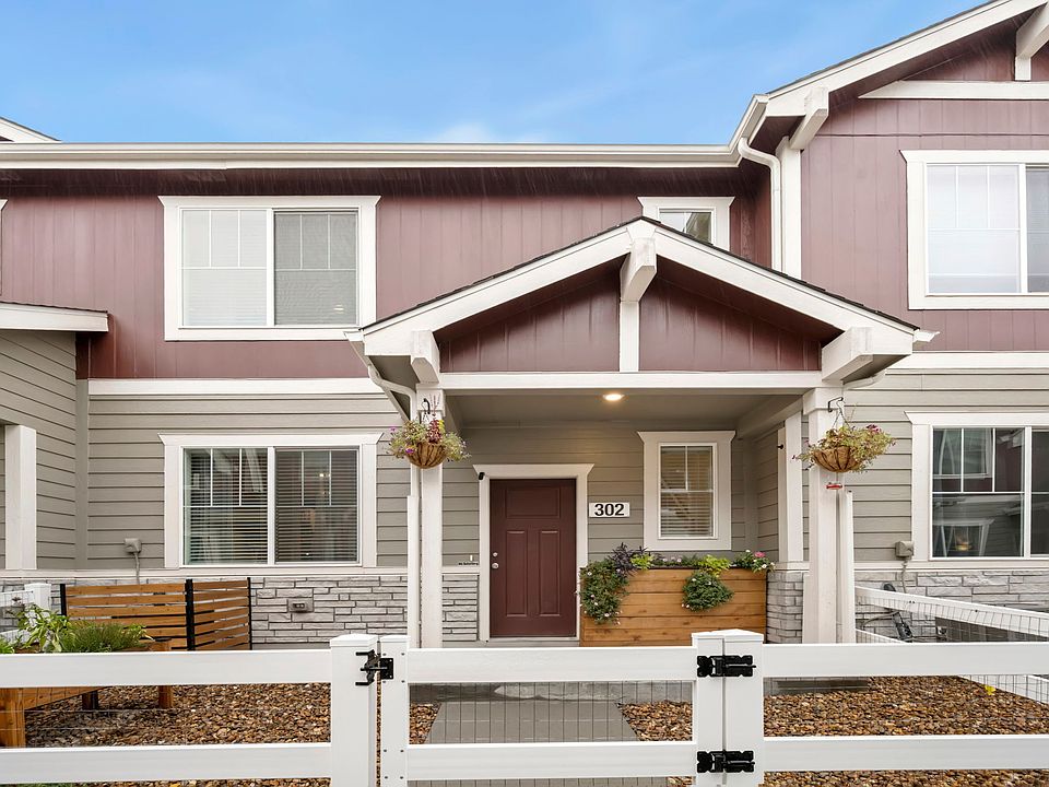 1st image of 302 Oriole Way