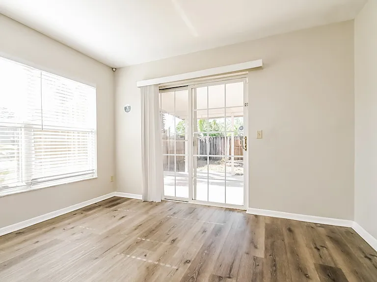 552 Beth Ann St — Photo 6