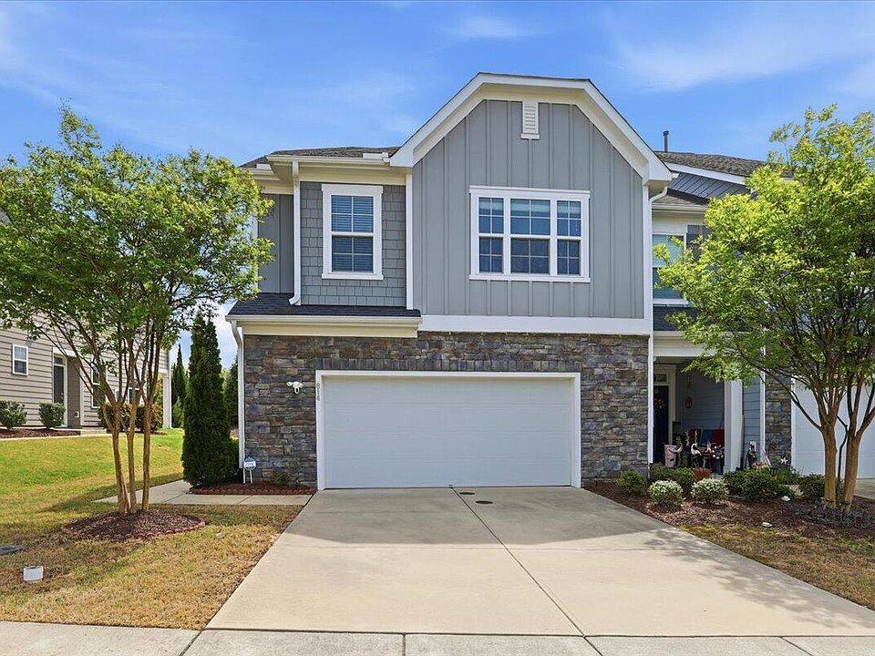 1st image of 814 Bristol Bridge Dr
