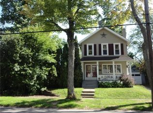 241 Chestnut St, Lockport, NY 14094