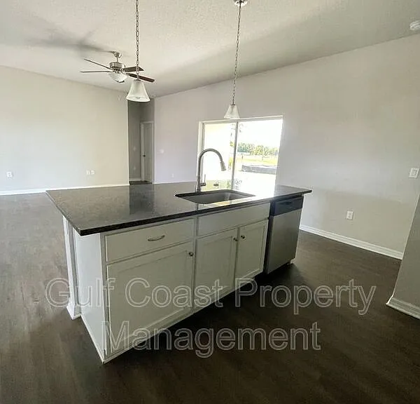 1700 NW 6th St — Photo 10