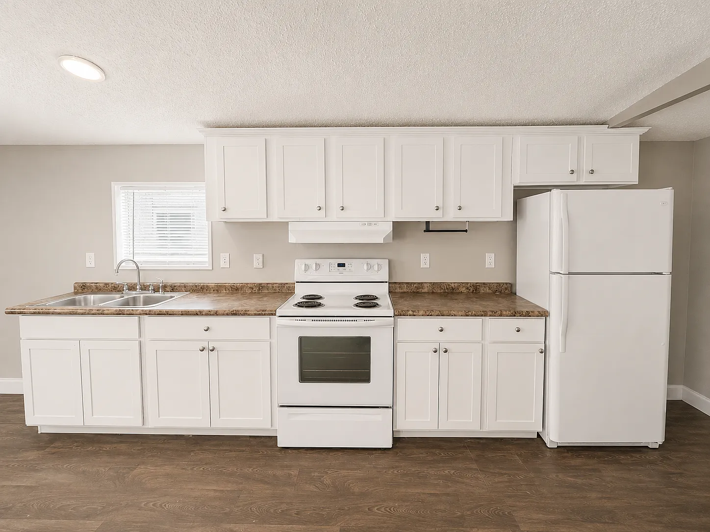 4 bed, 2.0 bath, $1,300 — Photo 3