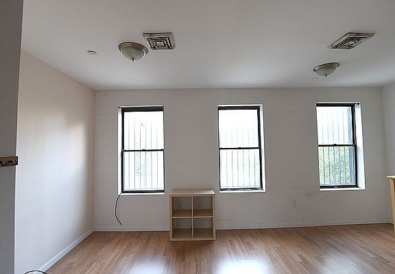 4th image of 261 W 126th St #3P
