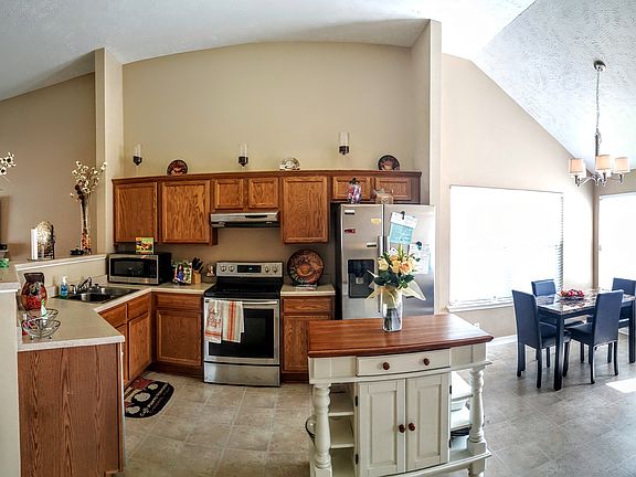 4th image of 2312 Broadview Dr