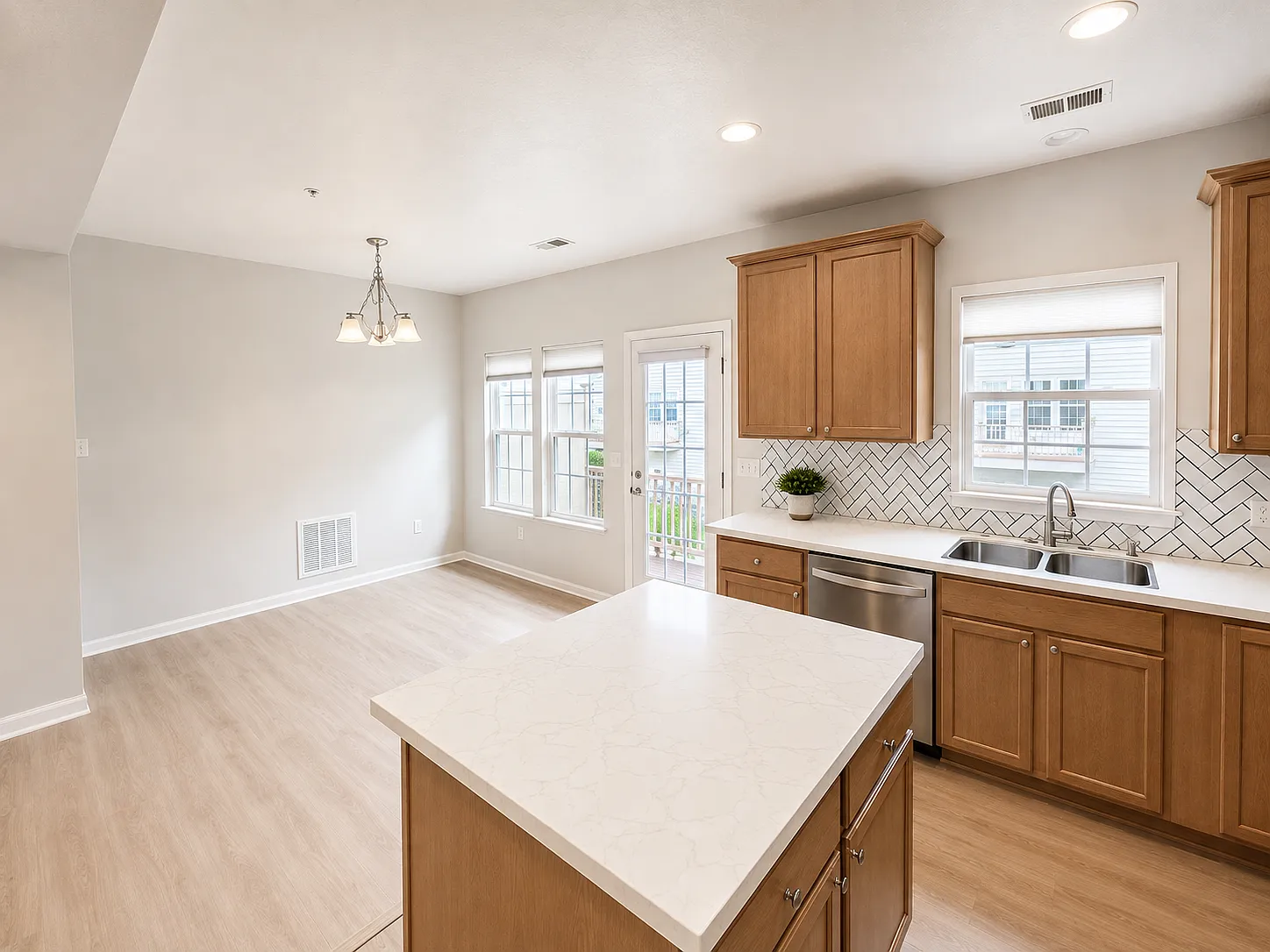 4 bed, 2.5 bath, 1836 sqft, $1,750 — Photo 4