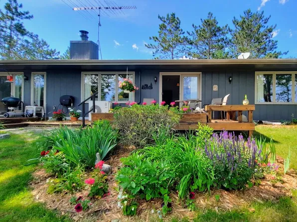 W5877 Fountain COURT, Neshkoro, WI 54960