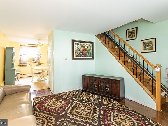 4th image of 2631 S Darien St