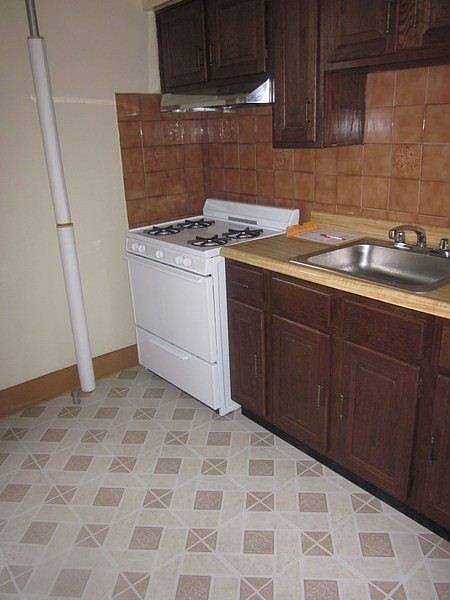 2nd image of 965 Bay Ridge Ave