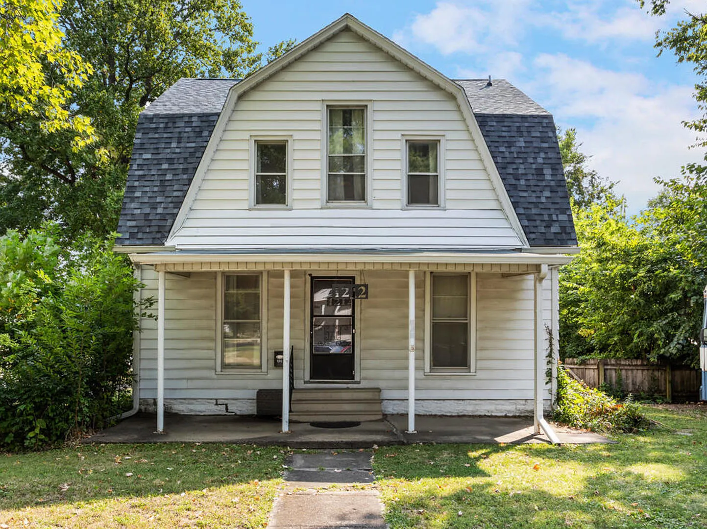 1212 N Walnut St photo 1