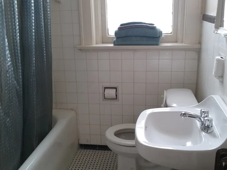 2302 Auburn Ave — Photo 8