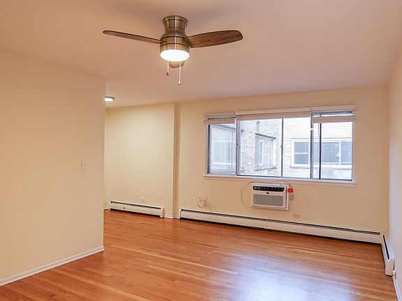 5th image of 6163 N Winthrop Ave #204