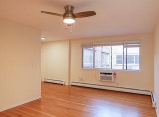 6162 N Winthrop Ave #409, Chicago, IL 60660