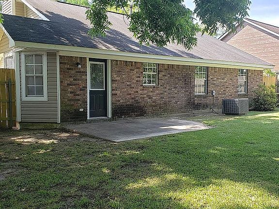 5th image of 305 Timberwood Dr #5