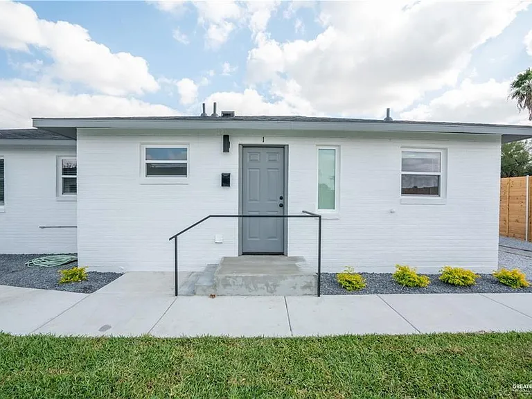 802 Redwood Ave #1 — Photo 4