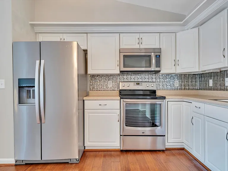 1905 Summerfield Dr — Photo 7