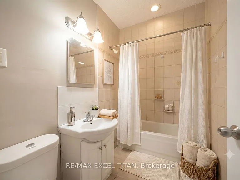 468 Ottawa St N #630D — Photo 8