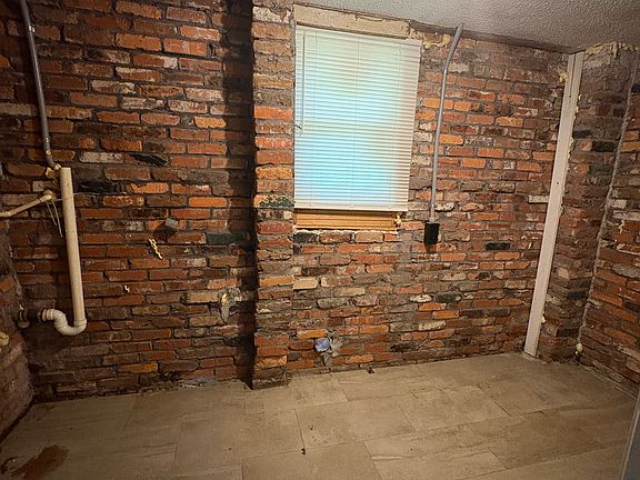 5th image of 3902 Wesley Dr