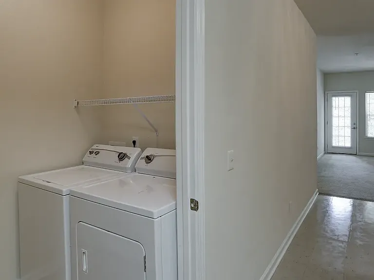 Hickory Ridge Apartments — Photo 20