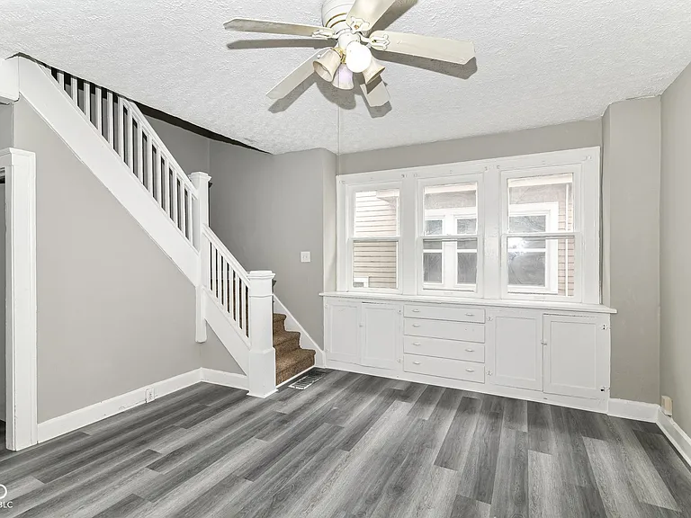 3041 Broadway St — Photo 16