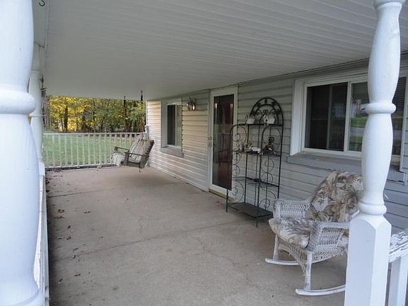 2nd image of 5722 Cypress Dr NE