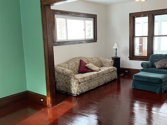 4th image of 213 E Ash St