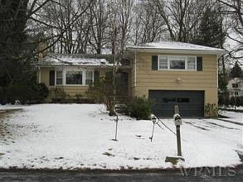 1st image of 29 Maplemoor Ln