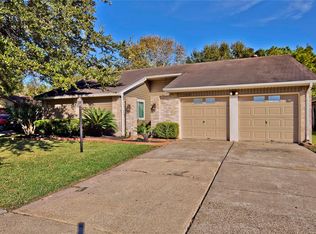 126 Greenshire Dr, League City, TX 77573