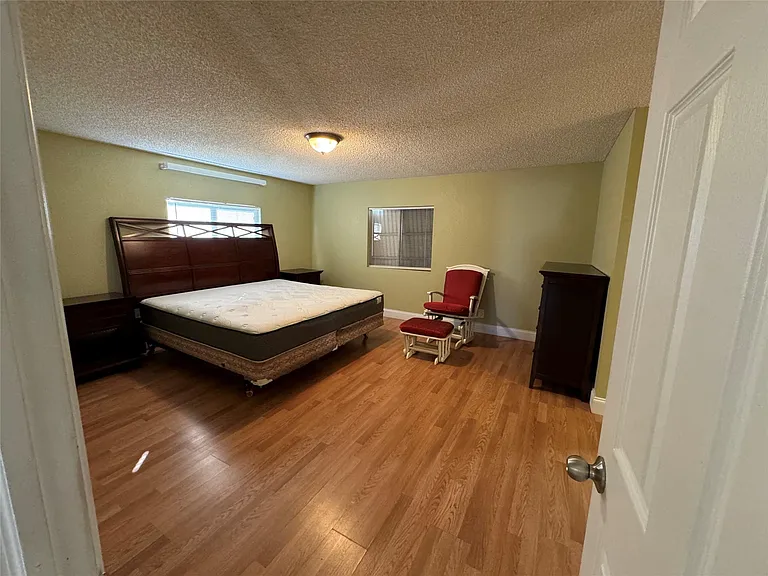 3028 Lakeshore Dr — Photo 19
