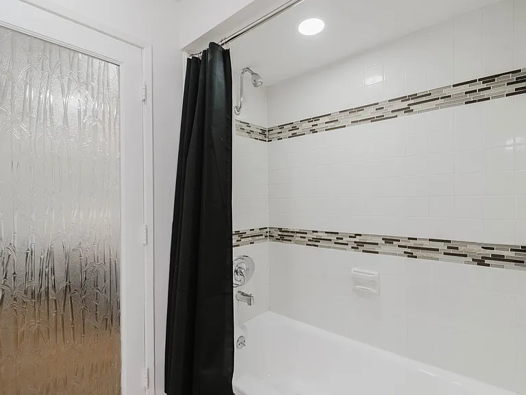 9031 Phyllis Ave #2 — Photo 15