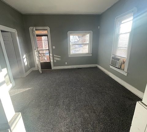 3rd image of 912 N Arnolda Ave