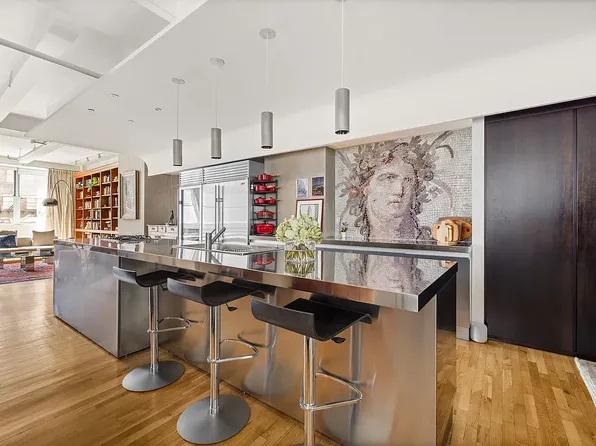 39 East 20th Street image 1 of 17