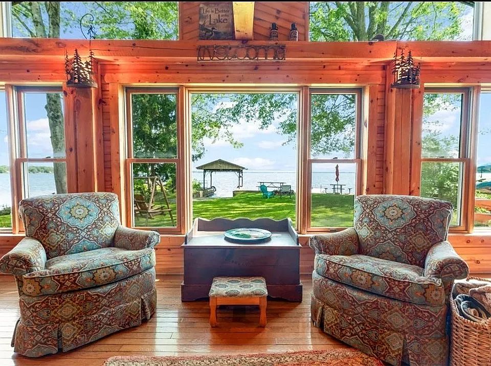 1st image of 2208 Lakeshore Dr