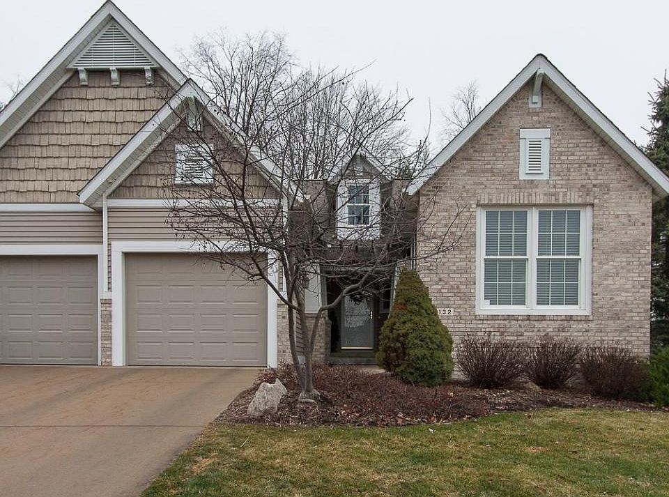 1st image of 132 Blue Heron Ln