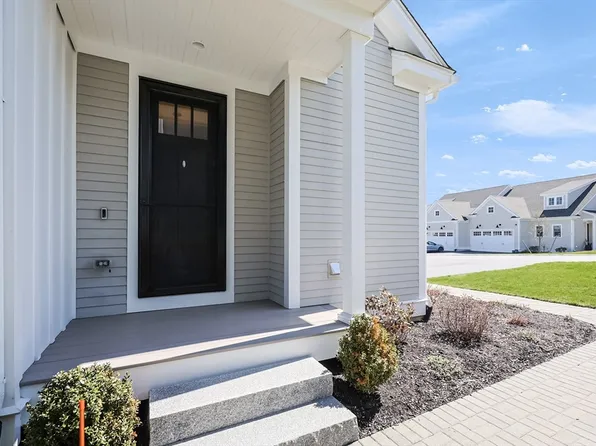 13 Birkdale Ln #13, Hopkinton, MA 01748
