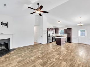 104 Sparrows Point Ln, Jacksonville, NC 28540