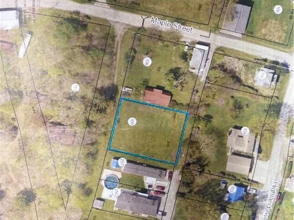 210-211 Fairview Dr, Mount Pleasant, PA 15666